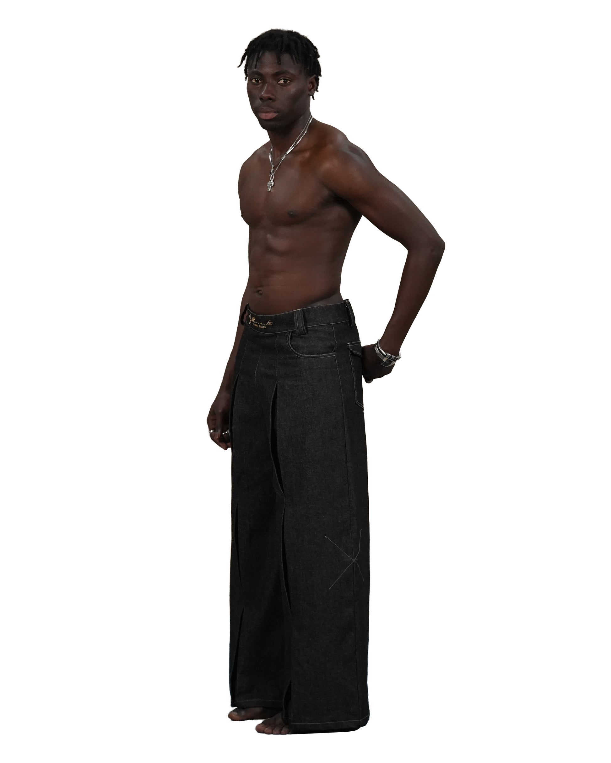 SCULPTED BLACK RAW DENIM